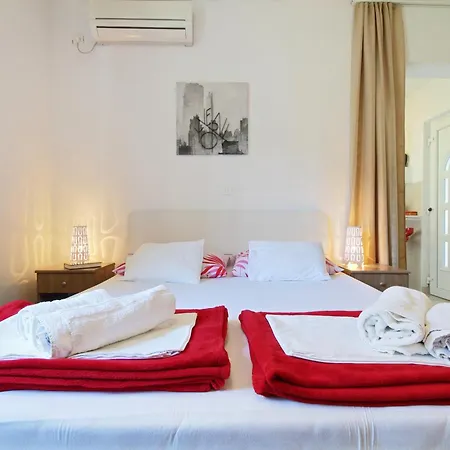 Apartment Ena - Walk To Sunset Beach - 3 Bedrooms