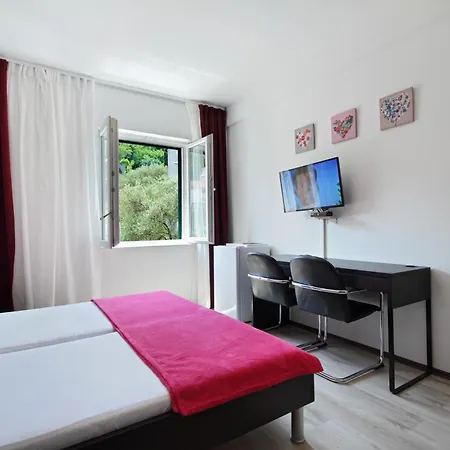 Ena - Walk To Sunset Beach - 3 Bedrooms * Dubrovnik