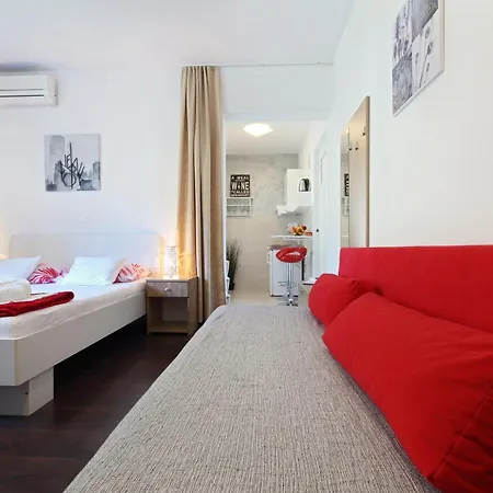 Ena - Walk To Sunset Beach - 3 Bedrooms Apartment *
