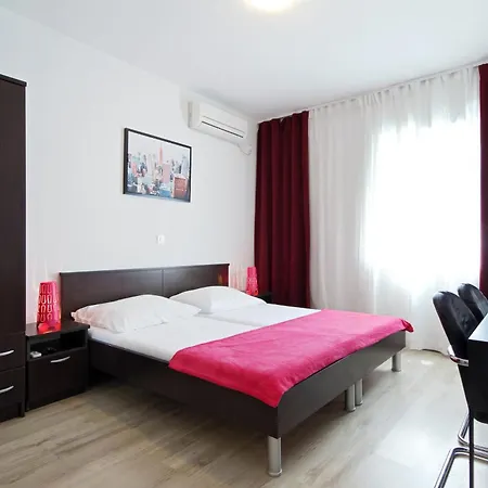 Ena - Walk To Sunset Beach - 3 Bedrooms Dubrovnik
