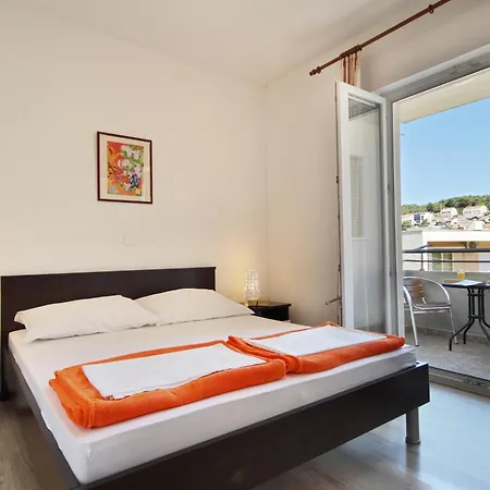 Διαμέρισμα Ena - Walk To Sunset Beach - 3 Bedrooms Ντουμπρόβνικ