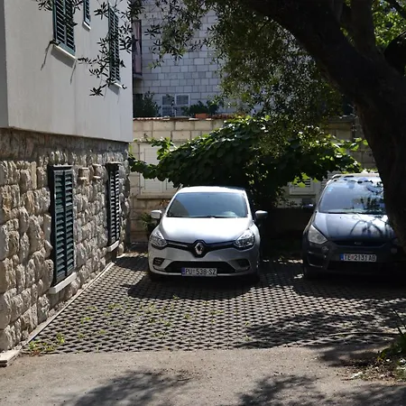 Apartman Ena - Walk To Sunset Beach - 3 Bedrooms *
