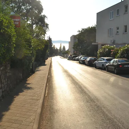 Apartment Ena - Walk To Sunset Beach - 3 Bedrooms